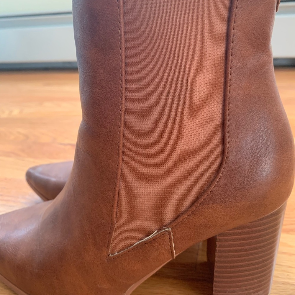 Brown Pointed Toe Ankle Boots. Wide Calf friendly. Size 8.5 - Picture 4 of 11